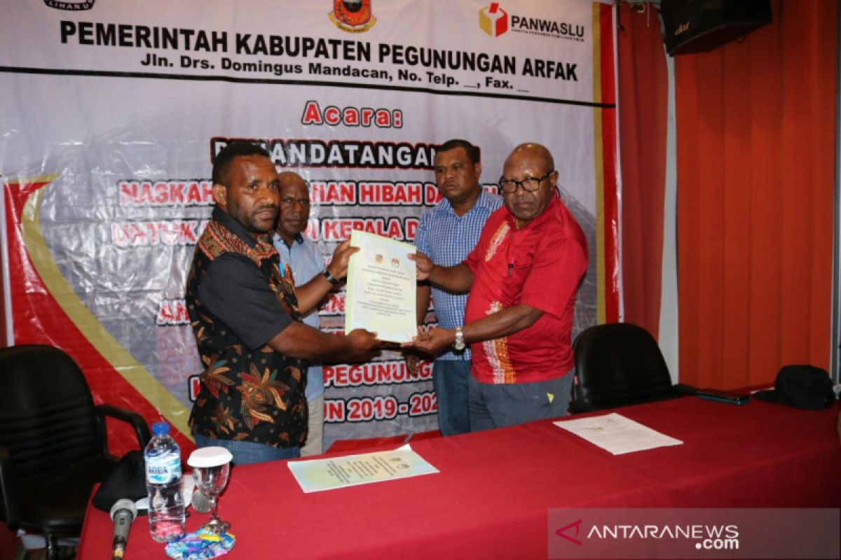 Pemkab Pegaf hibahkan Rp52 miliar dana Pilkada 2020