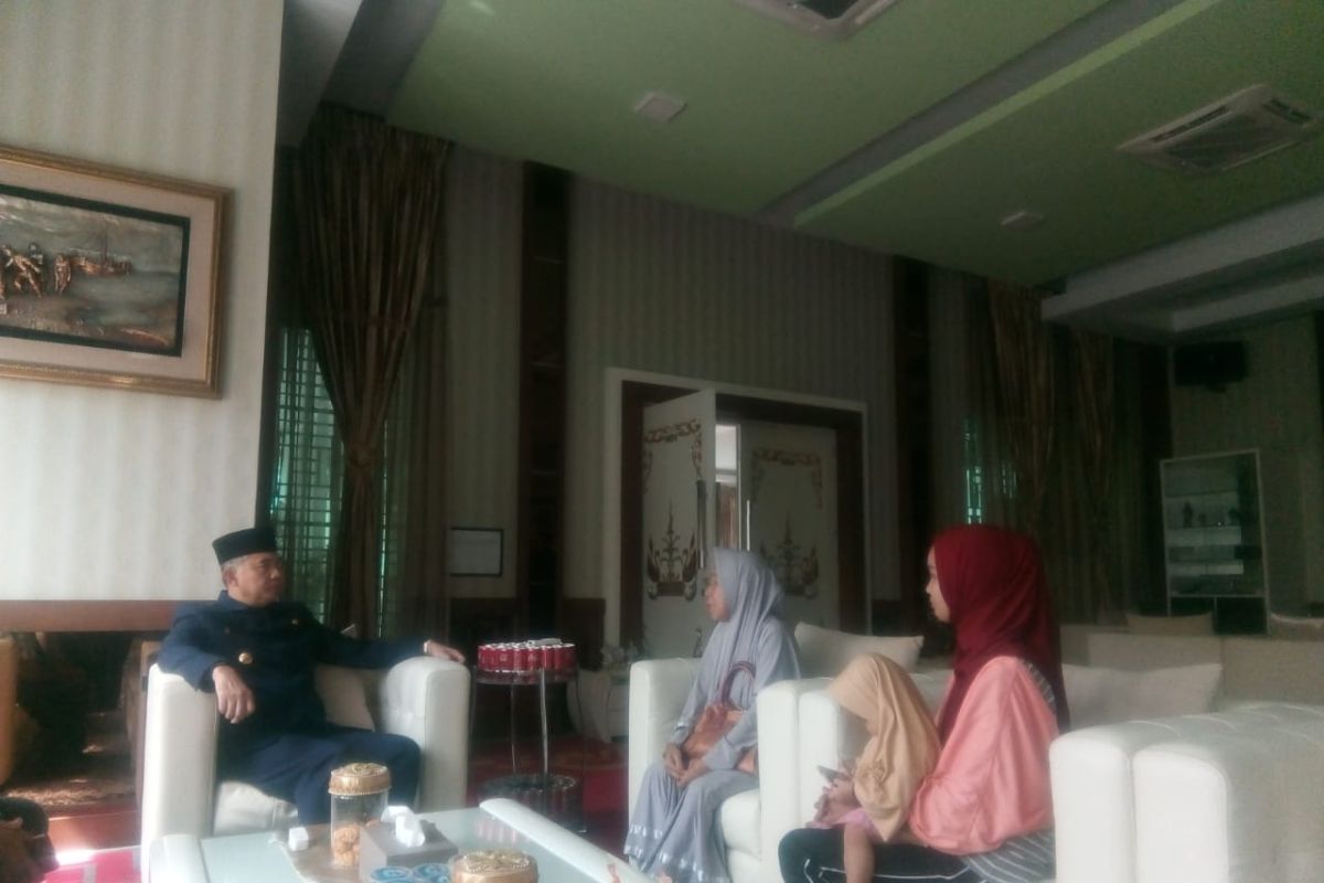 keluarga almarhumah Renawati ke Malaysia Wali Kota Jambi fasilitasi
