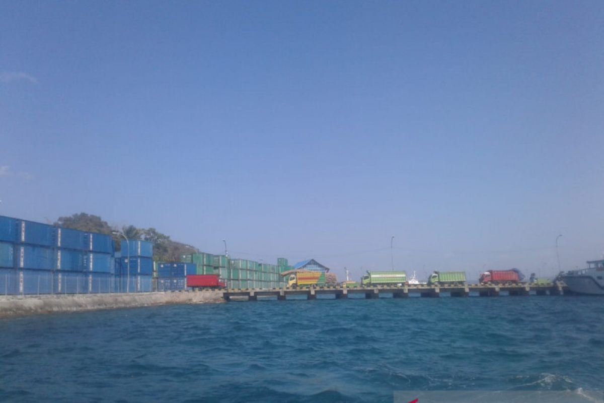 Bongkar muat kontainer triwulan ketiga pelabuhan Baubau naik tipis