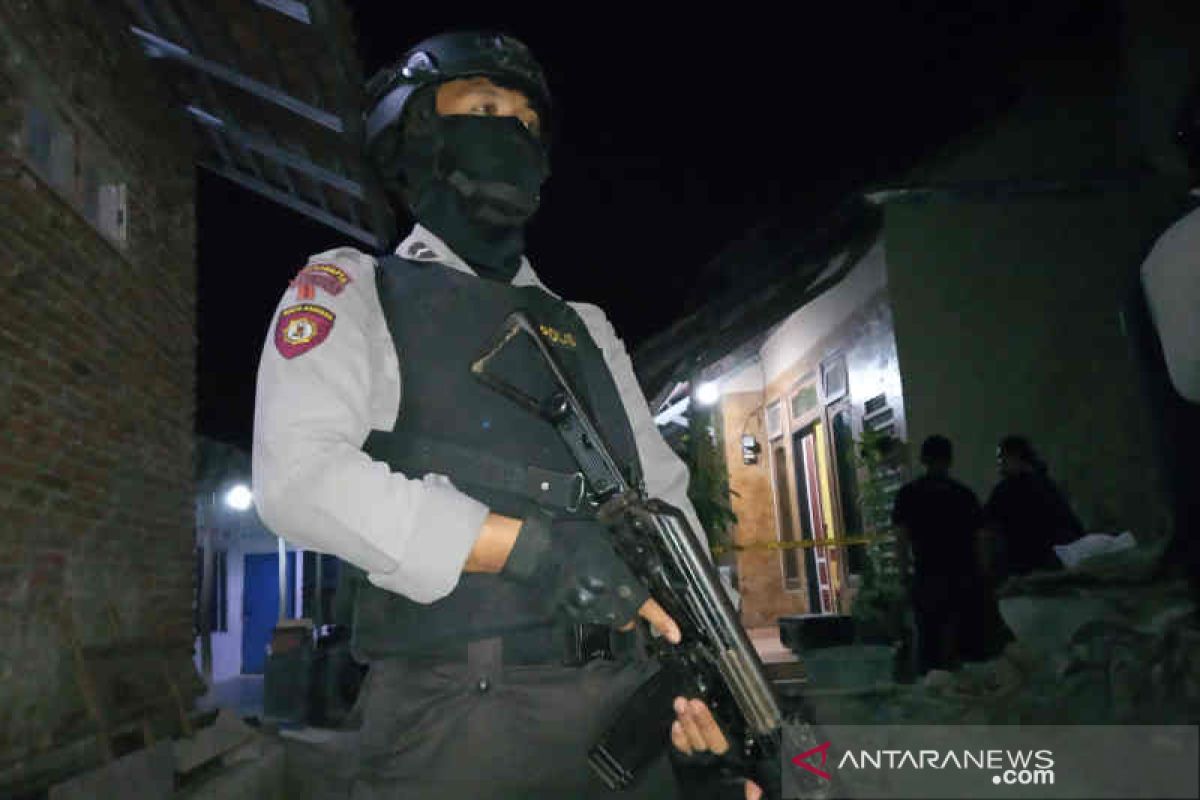 Minggu malam, Densus ringkus tiga terduga teroris di Cirebon-Indramayu