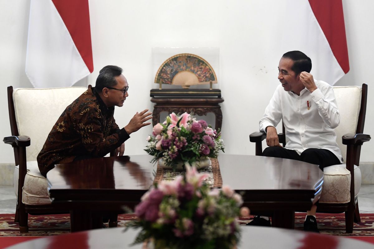 Jokowi dan Zulkifli Hasan bertemu di Istana bahas Amandemen UUD 1945