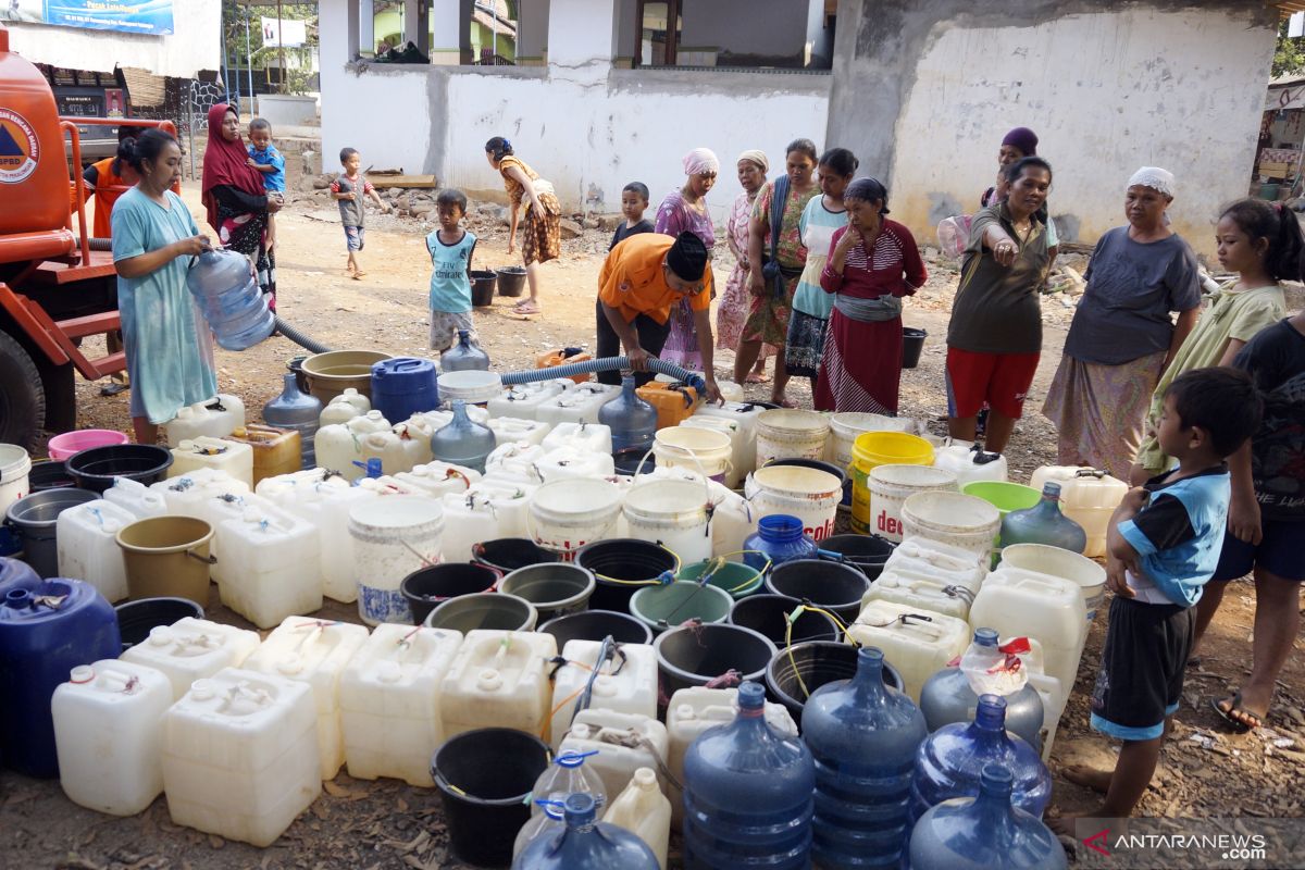 Warga Lombok Tengah keluhkan suplai air bersih minim