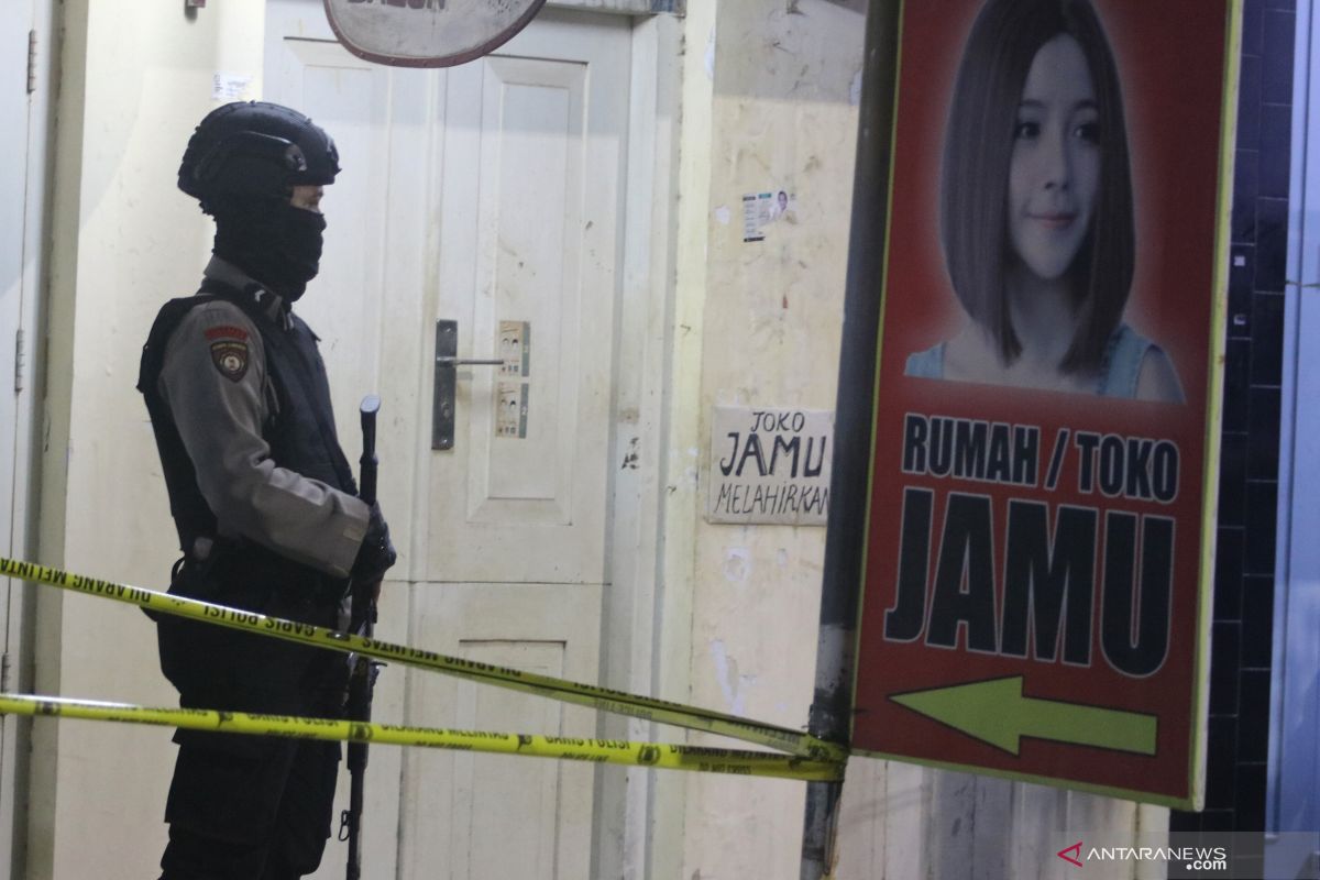 Polres Bekasi sebar spanduk tolak radikalisme dan terorisme