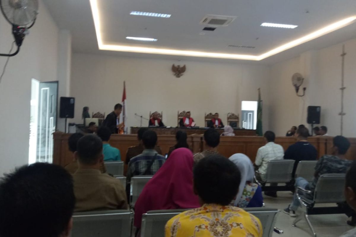 Sidang perusakan mangrove di Mandeh, saksi pasang plang larangan tapi terdakwa tak mengacuhkan