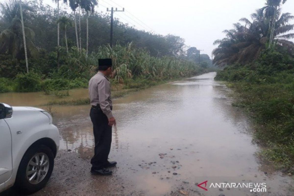 Sungai Bangko Batahan meluap, Lima desa di Mandailing Natal terendam banjir