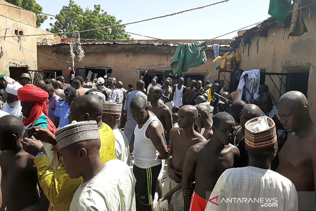 Ratusan tawanan melarikan diri dari "sekolah" kejam di Nigeria