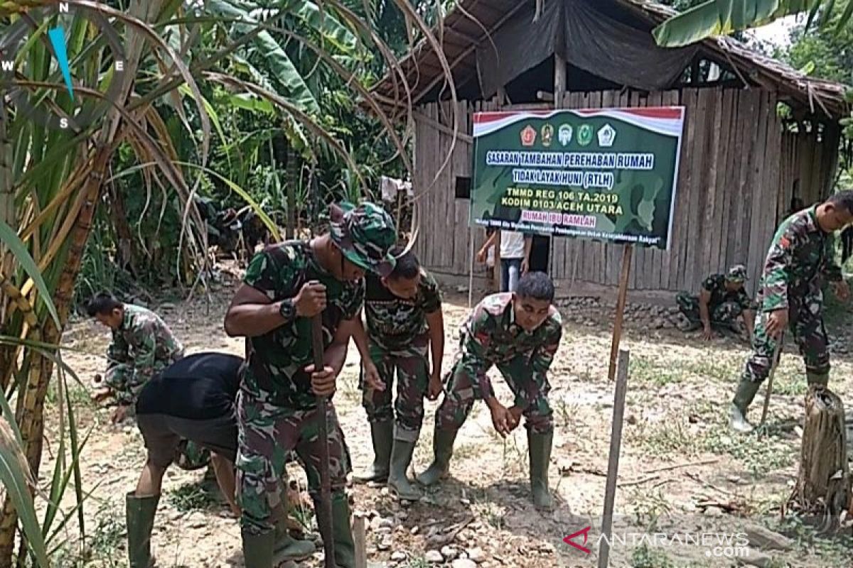 Kejar target, anggota Satgas TMMD Kodim 0103/Aceh Utara tak kenal lelah