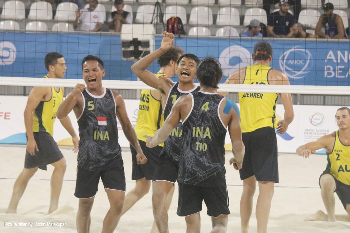 Tim voli pantai Indonesia lolos ke semifinal usai kalahkan Australia