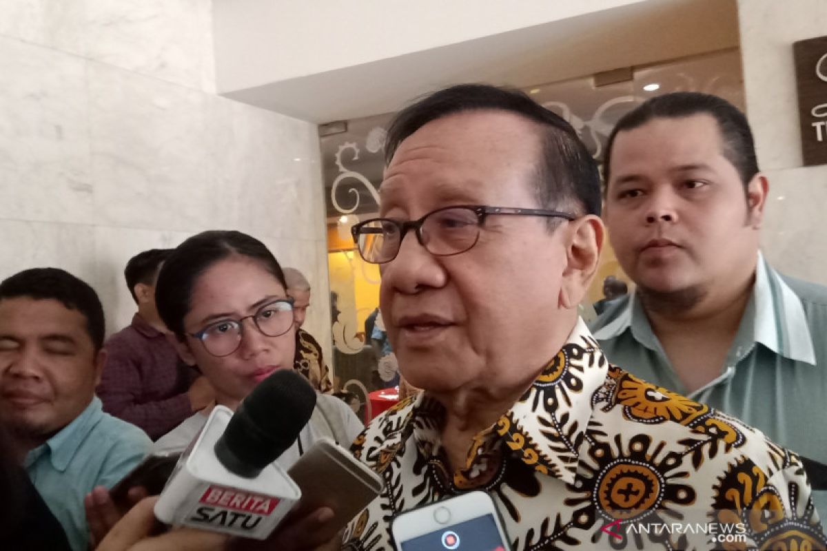 Soal peluang Airlangga masuk kabinet,  Akbar Tandjung enggan berspekulasi