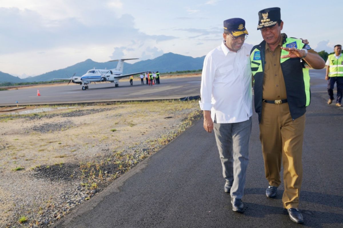 Bandara Letung di Anambas resmi beroperasi