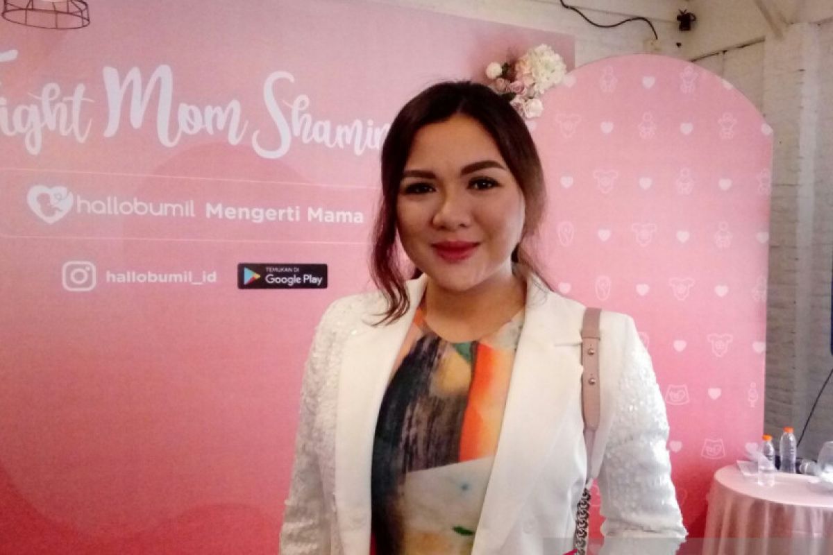 Vicky Shu alami body shaming usai melahirkan