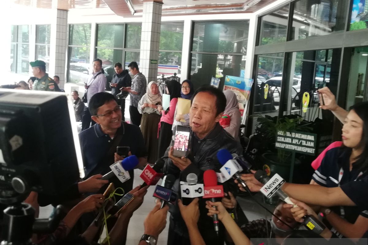 Usai jenguk Wiranto, Sutiyoso: Sudah bisa guyon