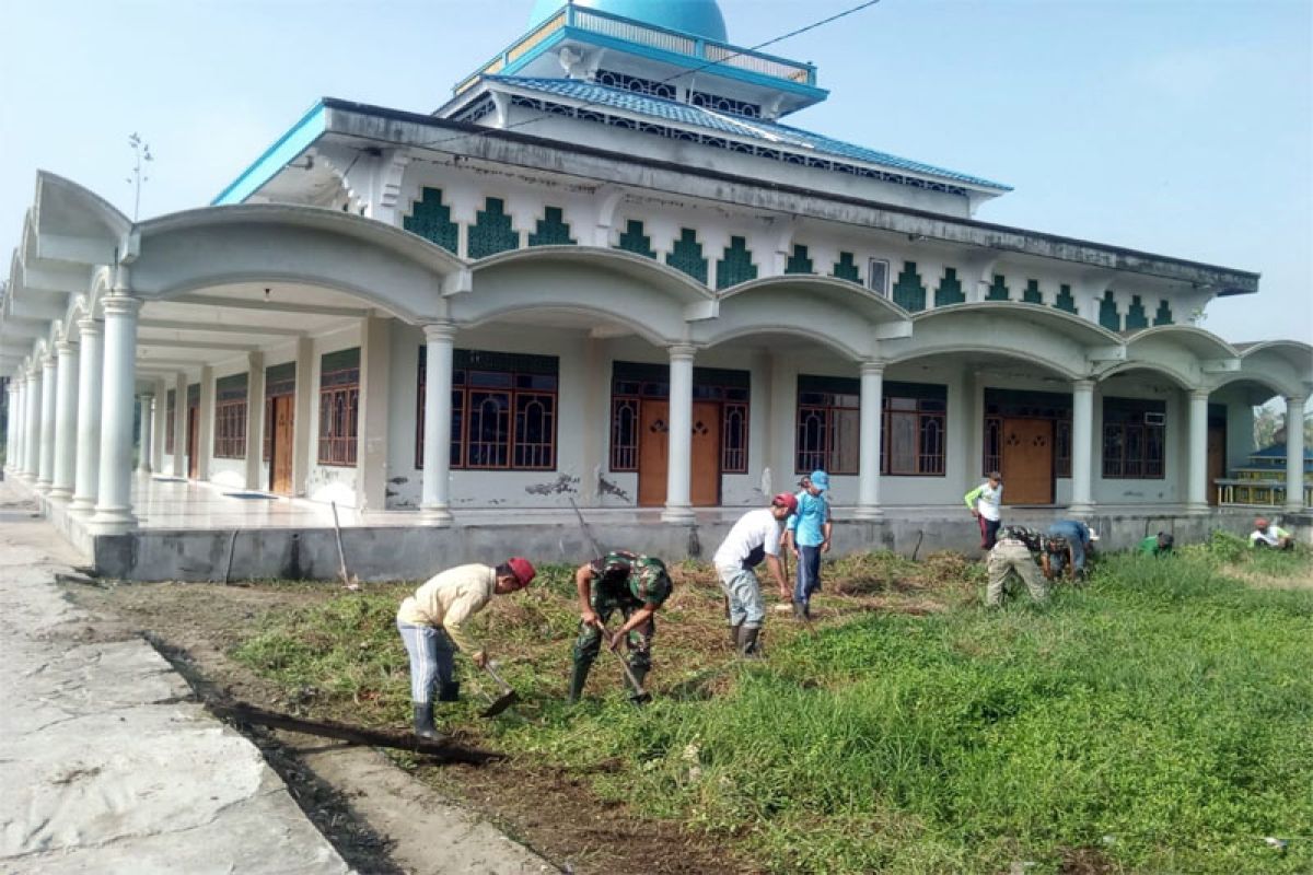 Satgas TMMD Kodim 0314/Inhil Aktif Membaur Dengan Masyarakat