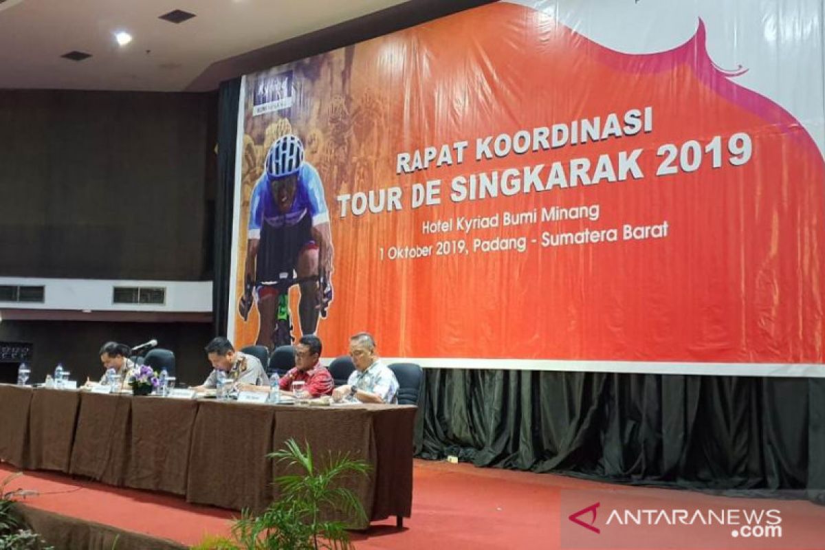 The Government   of Solok Regency held a fun bike to enliven the TdS 2019