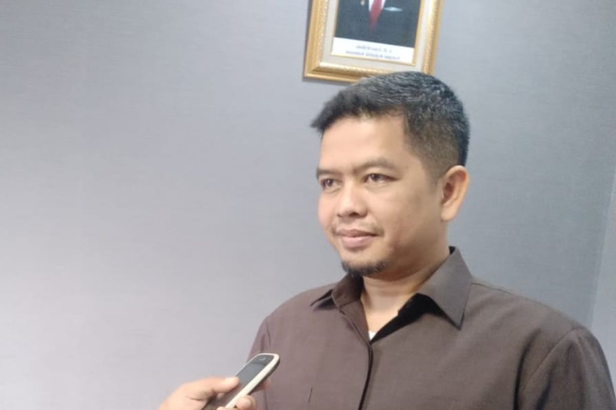 Legislator Sumbar sesalkan pemberian bantuan modal usaha dalam bentuk rokok