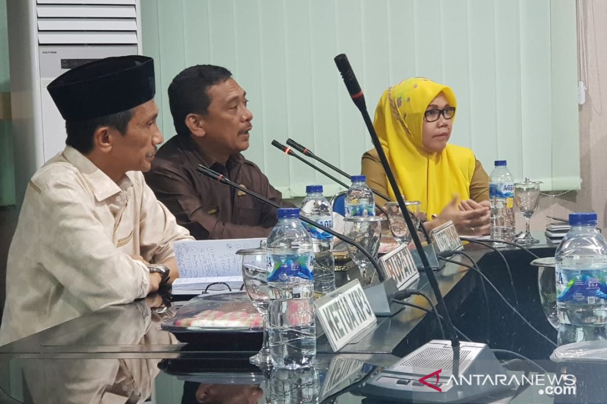 Bupati Gorontalo periksa kesiapan bibit-pupuk