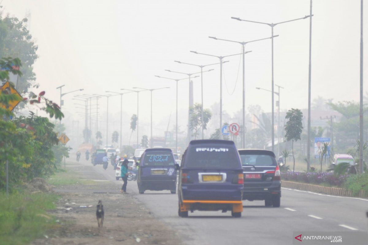 The haze in Padang is getting thicker, visibility dropped to six kilometers