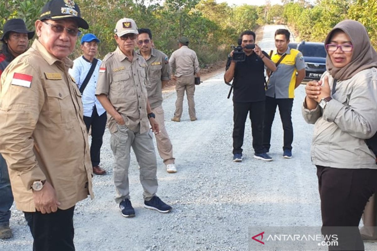 Bupati tinjau pembangunan jalan Tanjung Smalantakan-Basuang