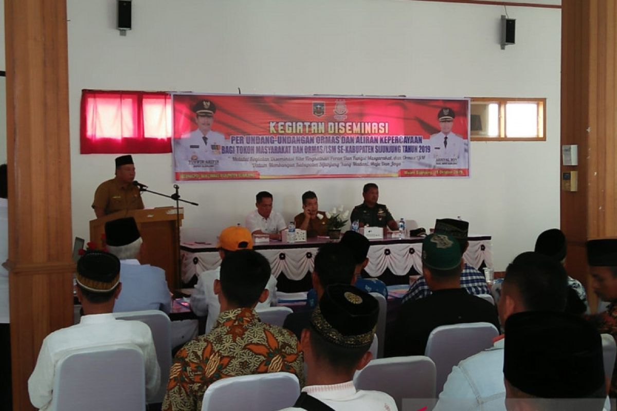 Pemkab Sijunjung gelar diseminasi perundang-undangan untuk tokoh masyarakat dan ormas