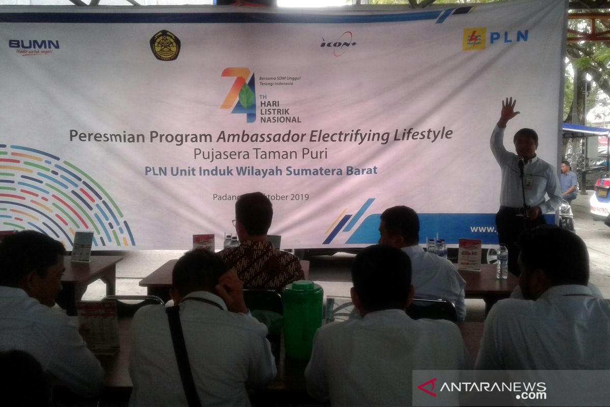 PLN Sumbar resmikan program pemakaian kompor induksi untuk UKM