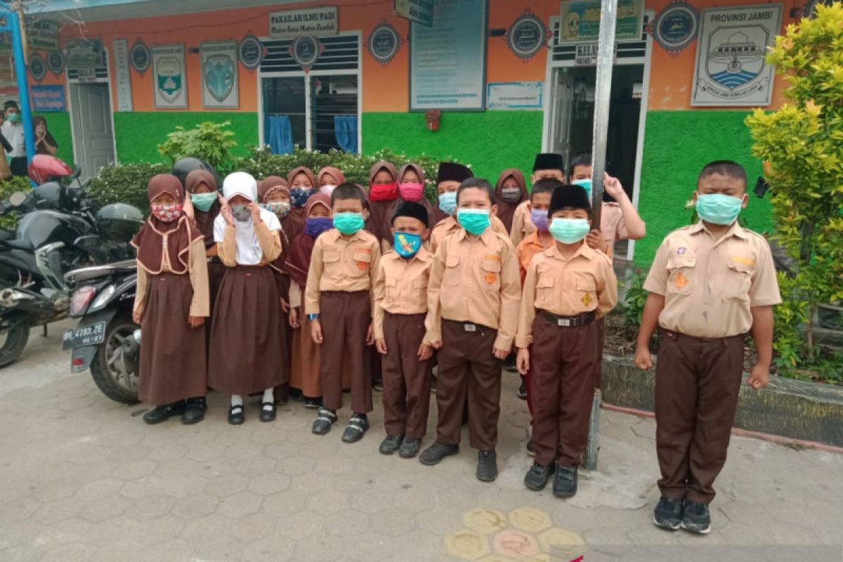 Asap semakin pekat sekolah di jambi pulangkan siswa lebih awal