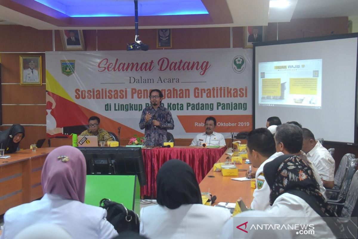 Hindari korupsi, pegawai RSUD Padang Panjang dikenalkan manajemen gratifikasi