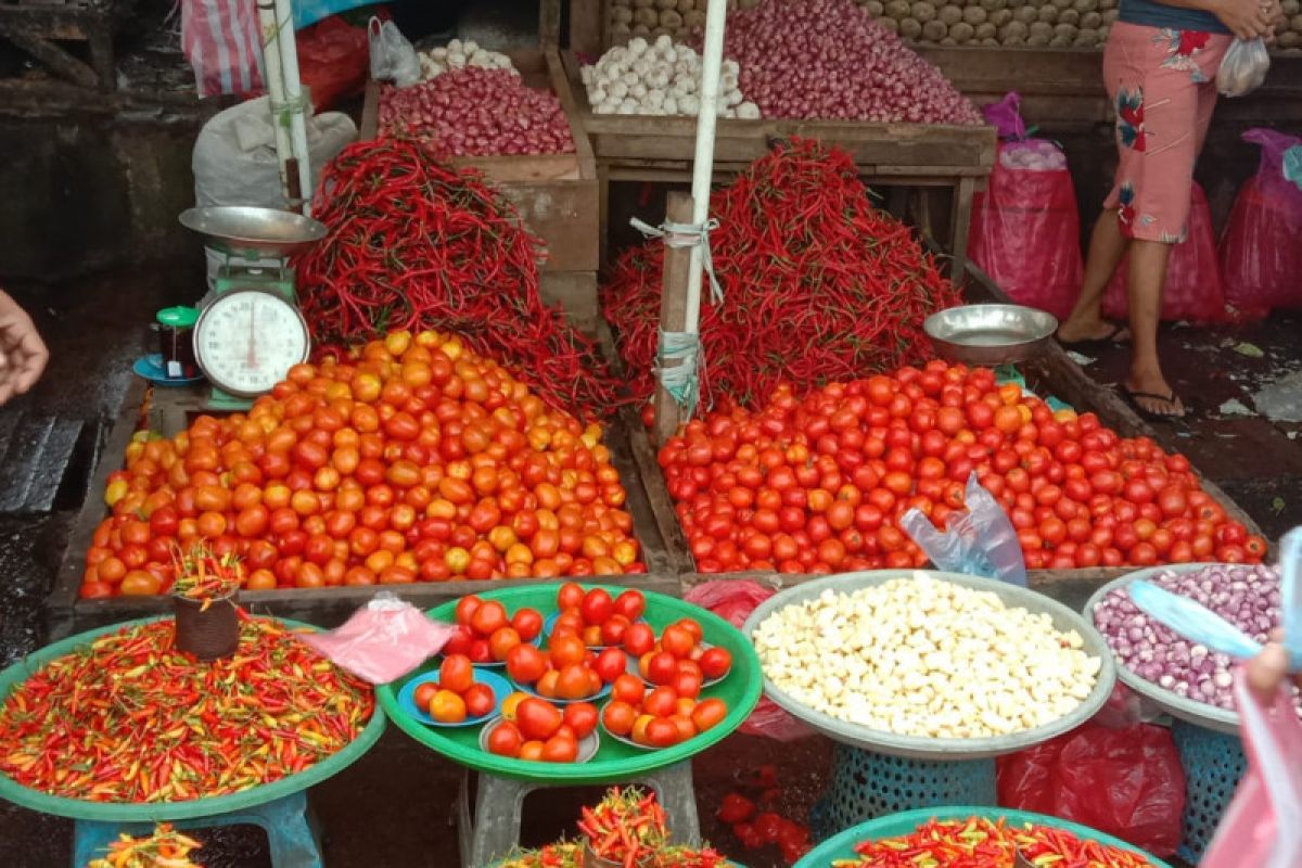 Harga cabai merah petani lokal naik tajam