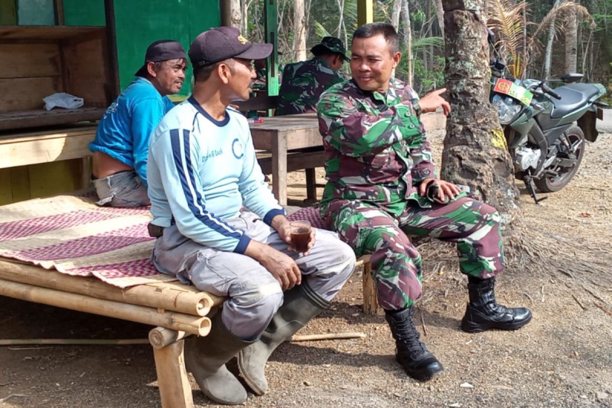 Kodim Cilacap pererat komunikasi dengan warga Desa Cilibang