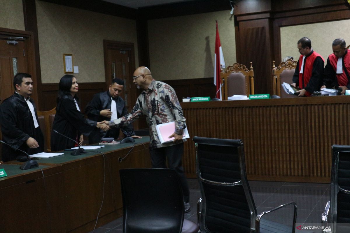 Perantara suap Direktur PT Krakatau Steel dituntut 3 tahun penjara