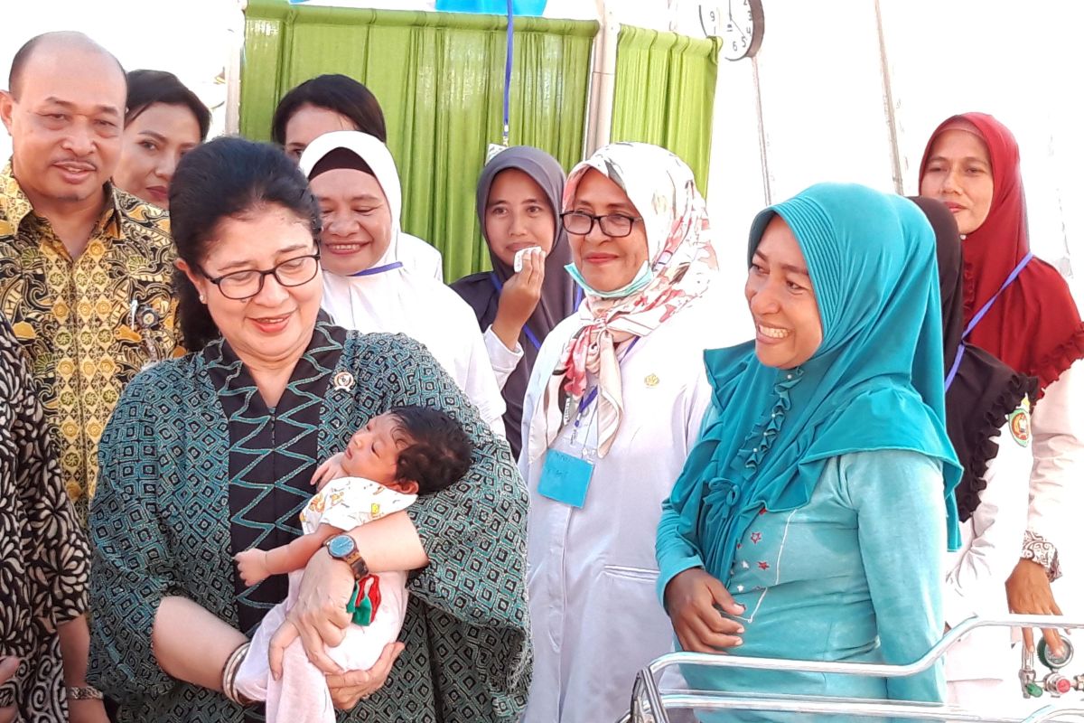 Menkes beri nama untuk bayi pengungsi gempa di Tulehu