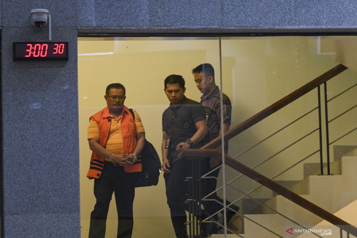 Bupati Indramayu Supendi ditahan KPK