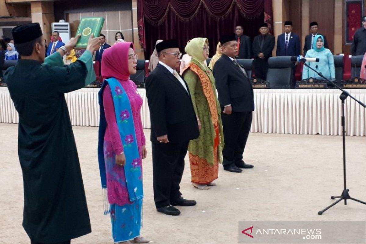 Nilam Sari Lawira, Ketua DPRD Sulteng perempuan pertama