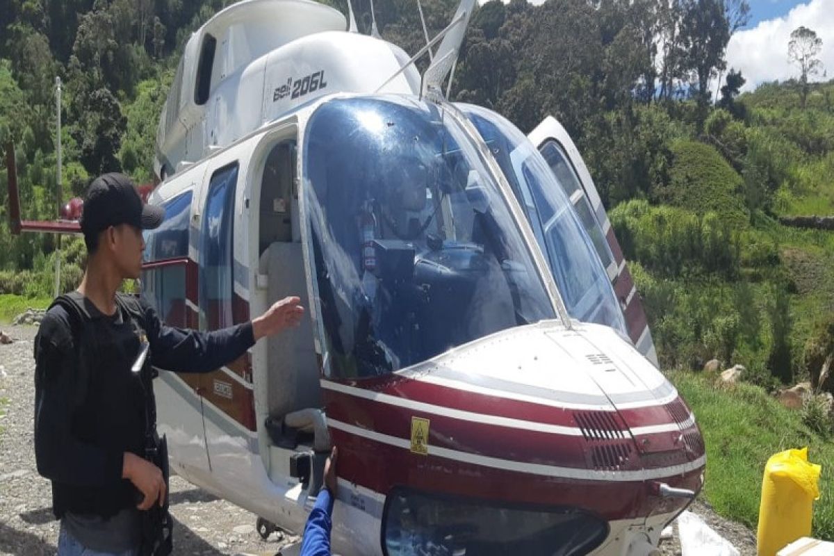 KKB tembak helikopter yang angkut pekerja tower di Puncak Papua