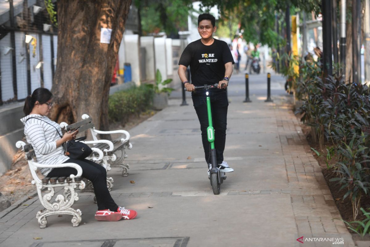 YLKI desak pemerintah atur keberadaan skuter listrik