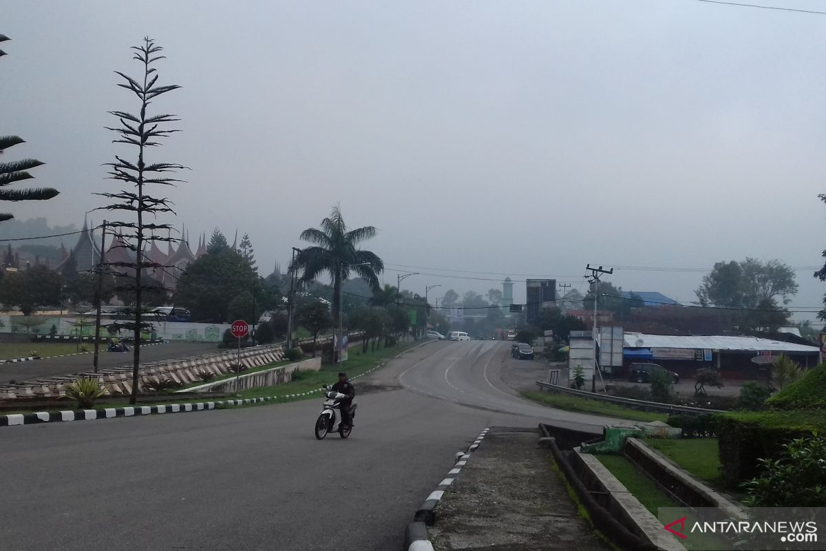 Terkait kabut asap, Agam belum putuskan liburkan sekolah