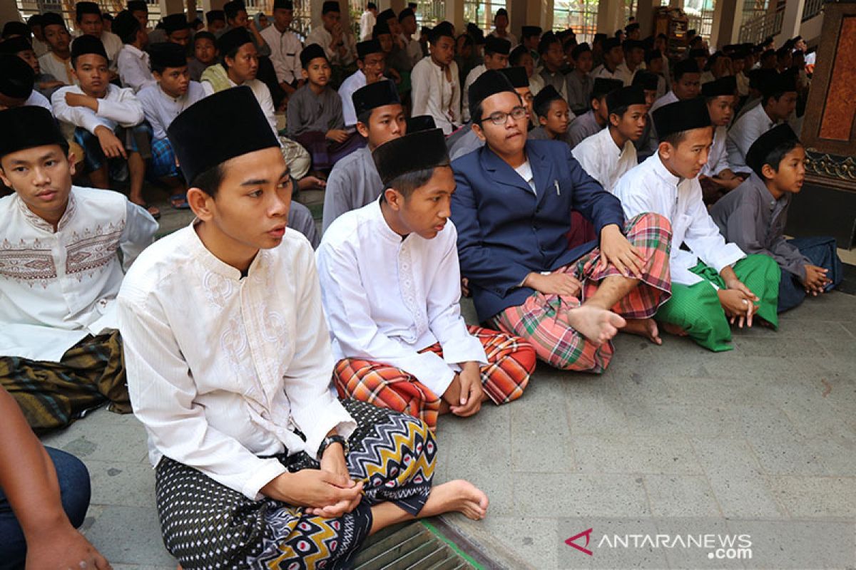 Hari Santri tak hanya sekadar film atau UU Pesantren