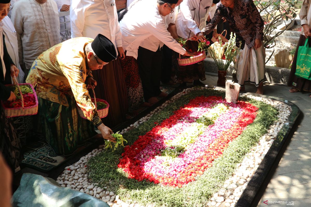 Sambut Hari Santri, PBNU instruksikan ziarah kubur