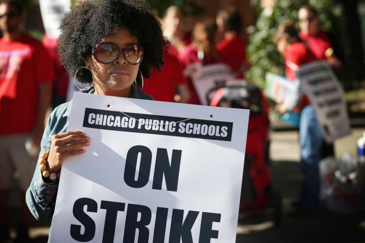 Berita Dunia - Di Chicago sekolah  diliburkan karena para guru mogok