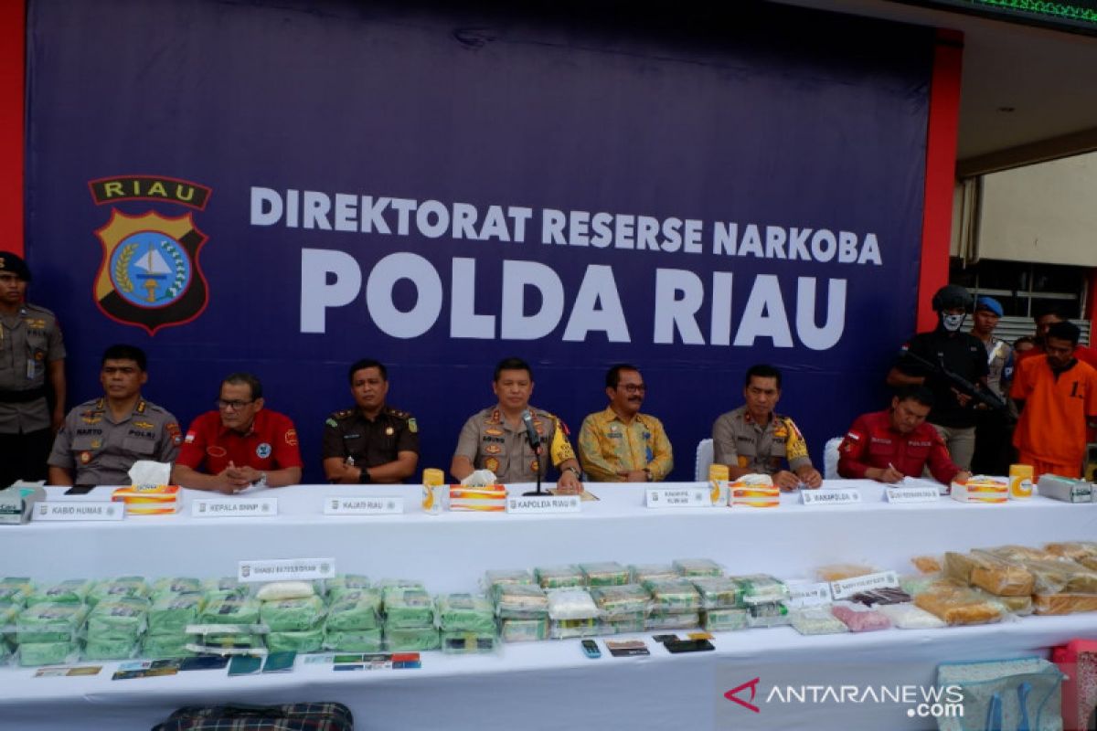 Polisi di Riau sita 89,72 kg sabu-sabu, 24.000 pil ekstasi