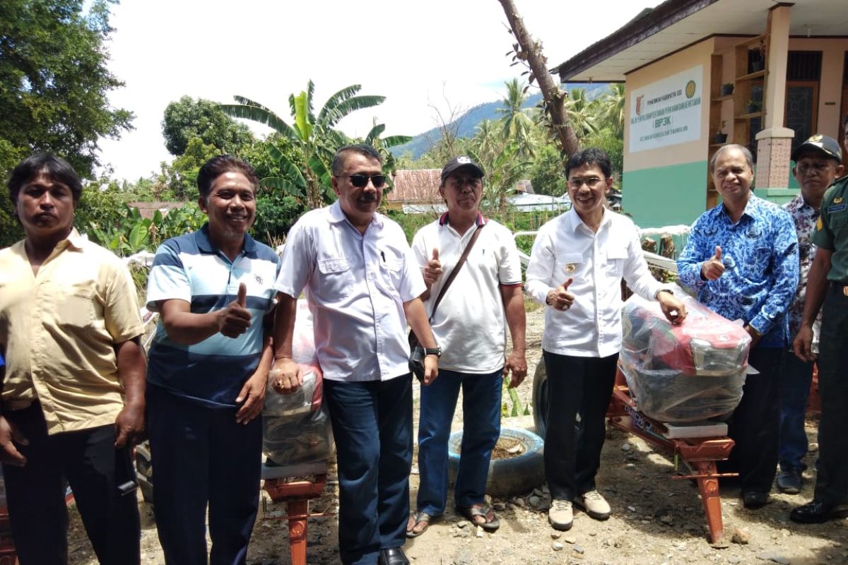 Bupati beri Alsintan untuk petani dua kecamatan di Sigi