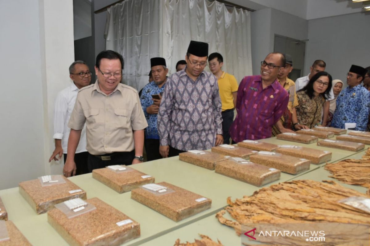 Gubernur NTB mengimbau petani jangan jual tembakau melalui calo