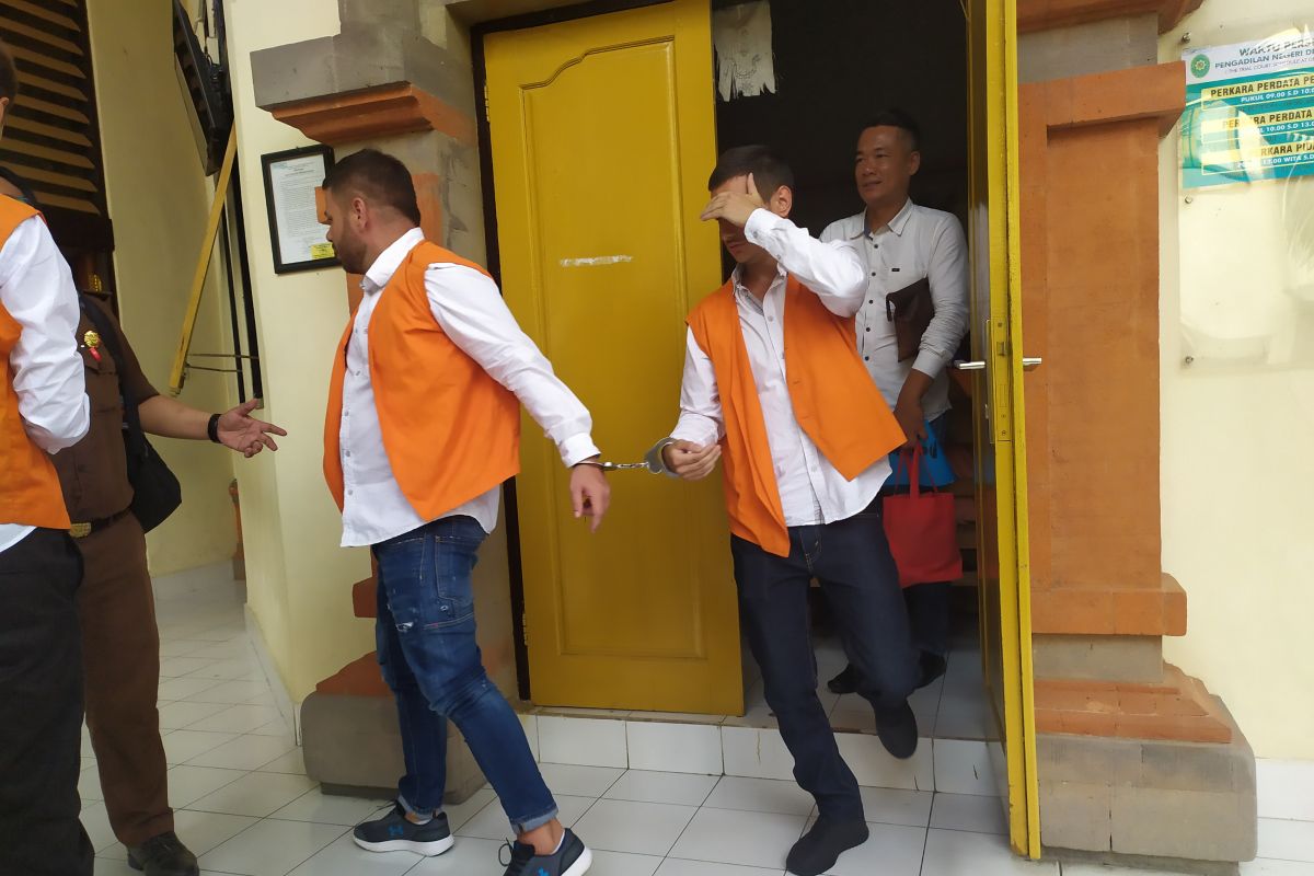 Pengadilan Denpasar adili dua warga Rumania pelaku skimming