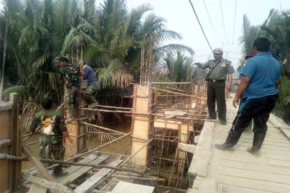 TMMD Kodim 0314/Inhil Utamakan Kualitas Pembuatan Jembatan Beton