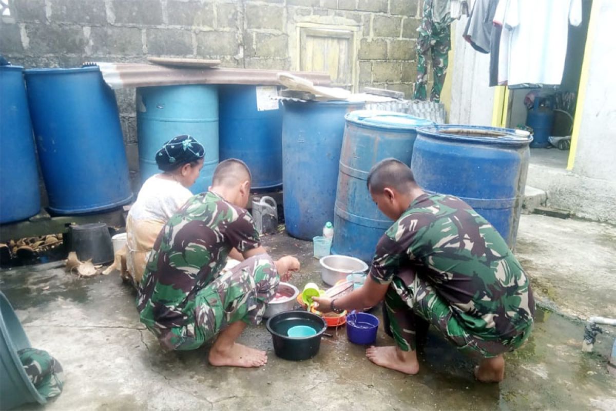 Anggota Satgas TMMD Kodim 0314/Inhil Juga Handal Di Dapur