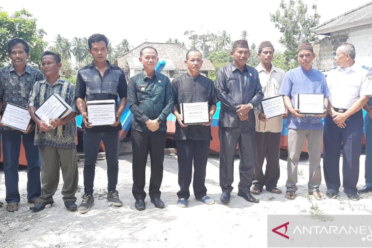 Pemkab Bangka salurkan enam kapal penangkapan ikan