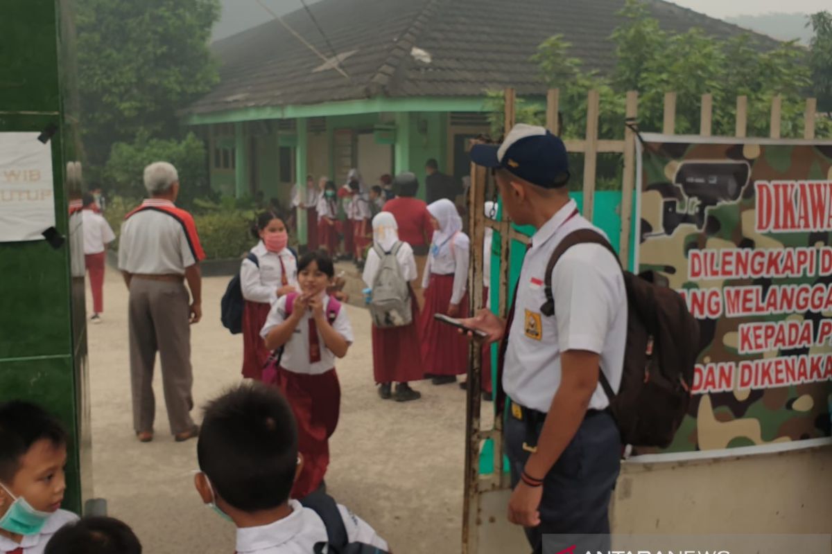 Asap pekat, sekolah di Palembang perpanjang libur