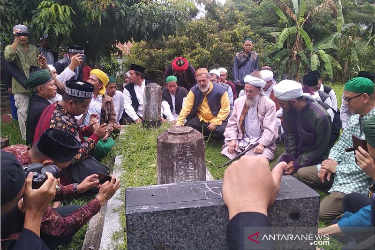 Ulama Turki ziarahi makam ulama Aceh Tgk Syech Di Bitai