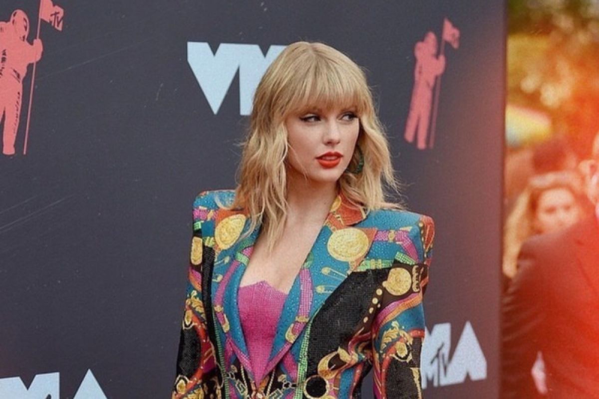 Taylor Swift dilarang bawakan "medley" dalam AMA 2019