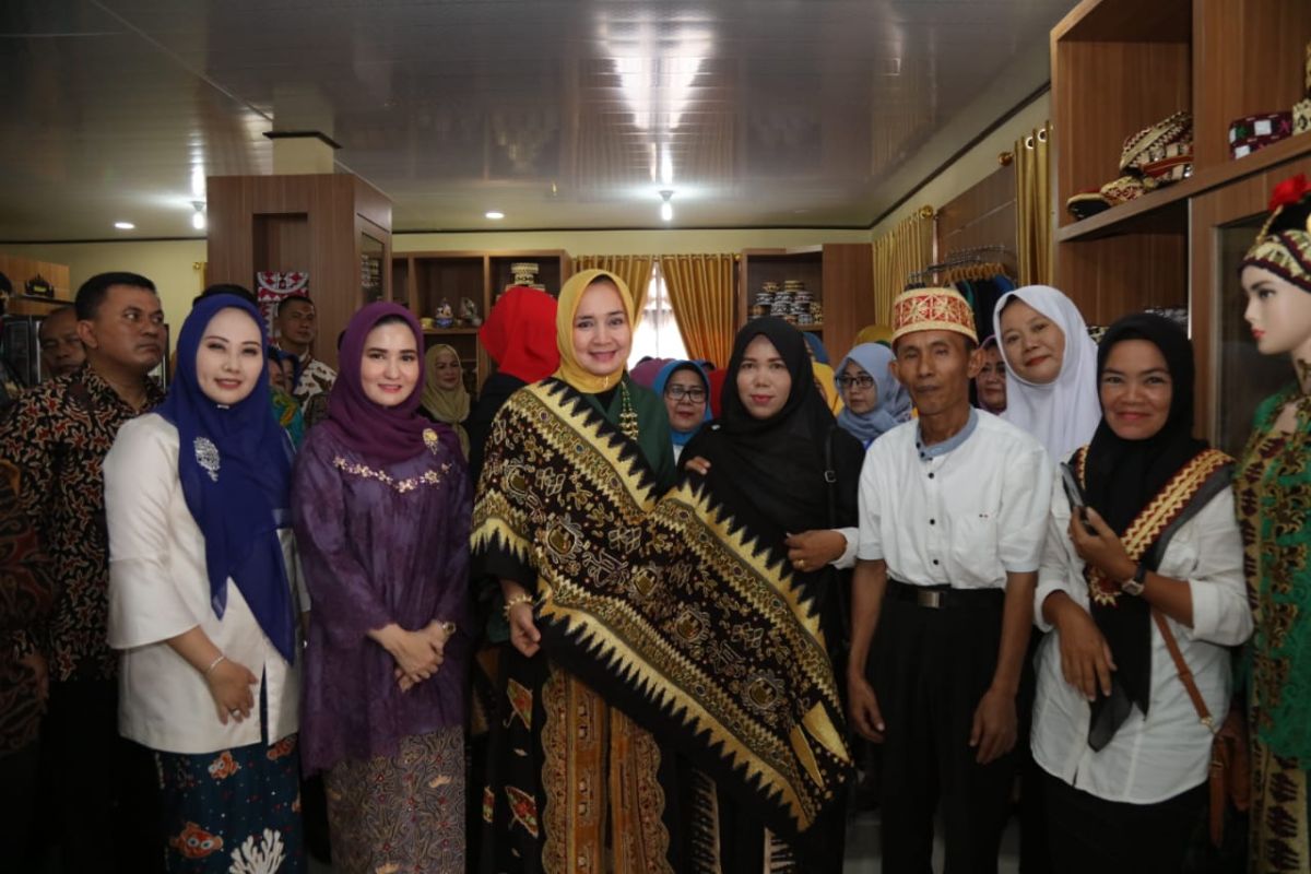 Lampung kini miliki Gedung Galeri Tapis Negeri Katon