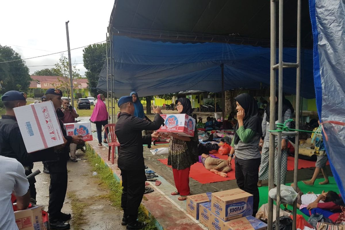 Polri intensif salurkan bantuan korban pengungsi pascagempa Maluku